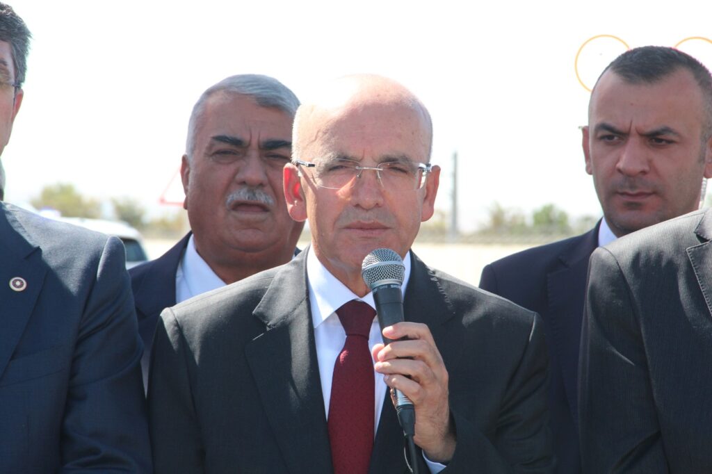 Bakan Şimşek’ten memleket ziyareti: ‘Bu gidişle büyükşehir olacak’