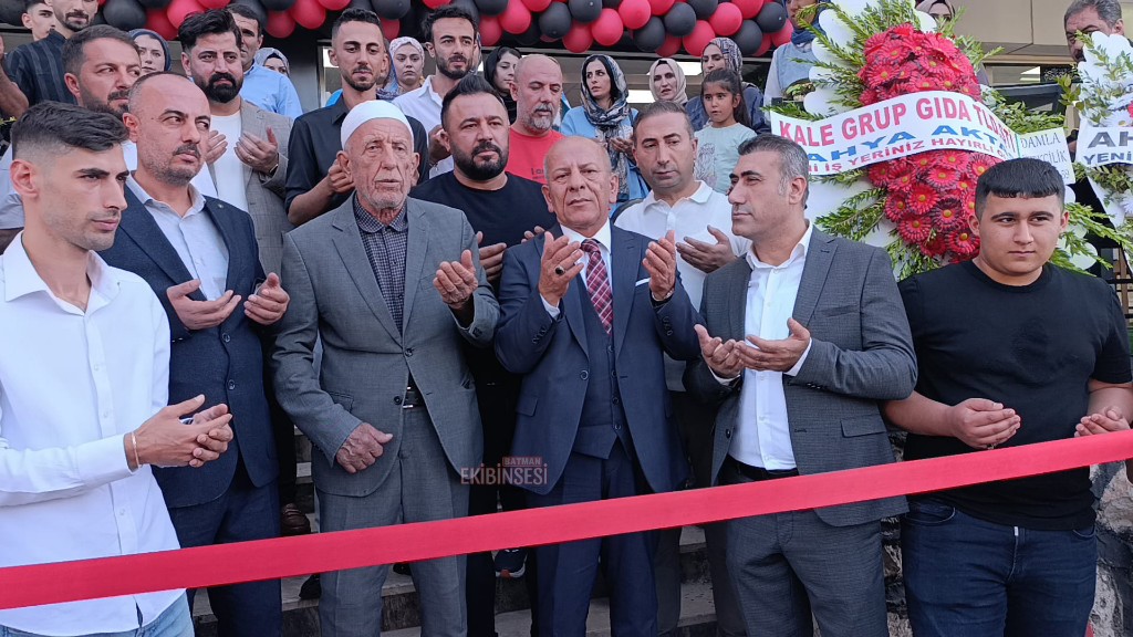 Batman’ın Kalbinde Lezzet Noktası: Pizza Tomato Açıldı!