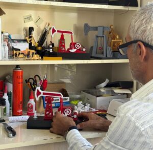 Batmanlı TPAO İşçisinden El Emeği Atbaşı Petrol Pompası Maketi