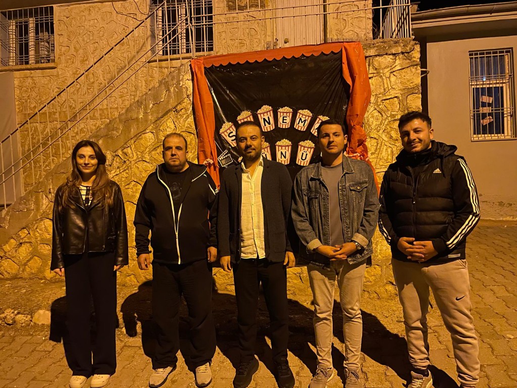 Köylerde Sinema Coşkusu: Gezen Perde, Buluşan Kalpler