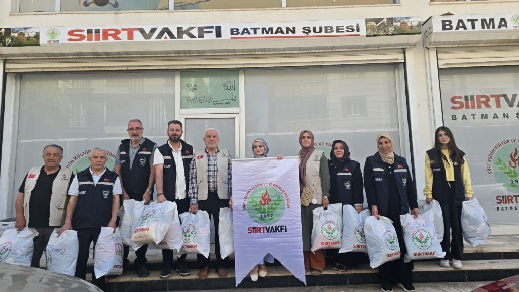 Siirt Vakfı Batman Şubesi Köy Okullarına Yardım Eli Uzattı