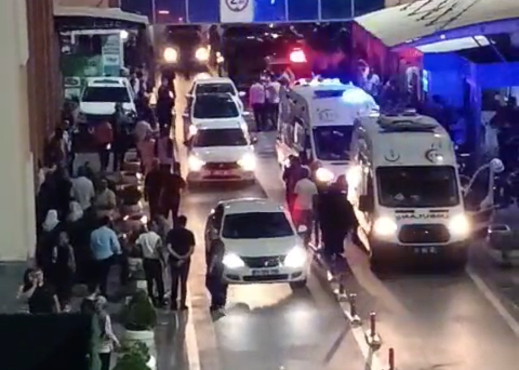 Batman Çevre Yolunda Trafik Kazası: Yaralılar Hastanede, Aileler Birbirine Girdi