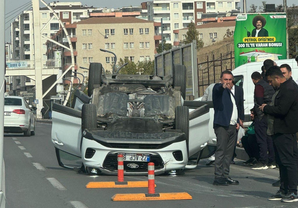 Batman’da Korkutan Kaza: Doblo Takla Attı