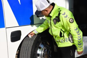 Batman’da Ticari Araçlarda Kış Lastiği Denetimi Başladı