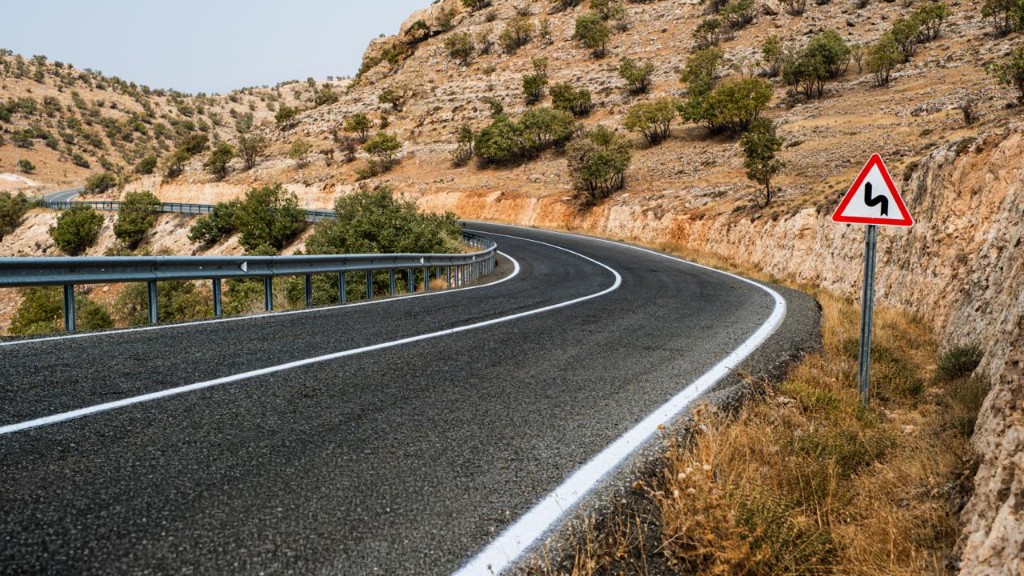 Gercüş’te 42 Kilometrelik Grup Köy Yolu Güvenli Hale Geldi