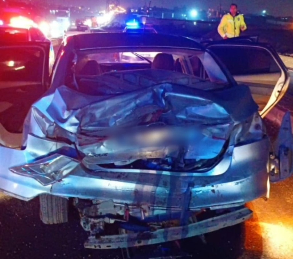 Trafiğe Kapalı Yolda İki Araç Çarpıştı: 6 Yaralı