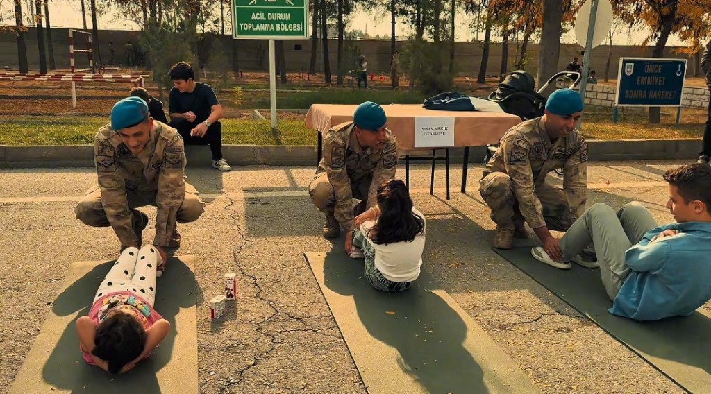 Ara Tatilde Jandarma’dan Çocuklara Moral Etkinliği