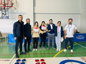 FLOR CURLING’TE ZİRVE ATATÜRK ANADOLU LİSESİ