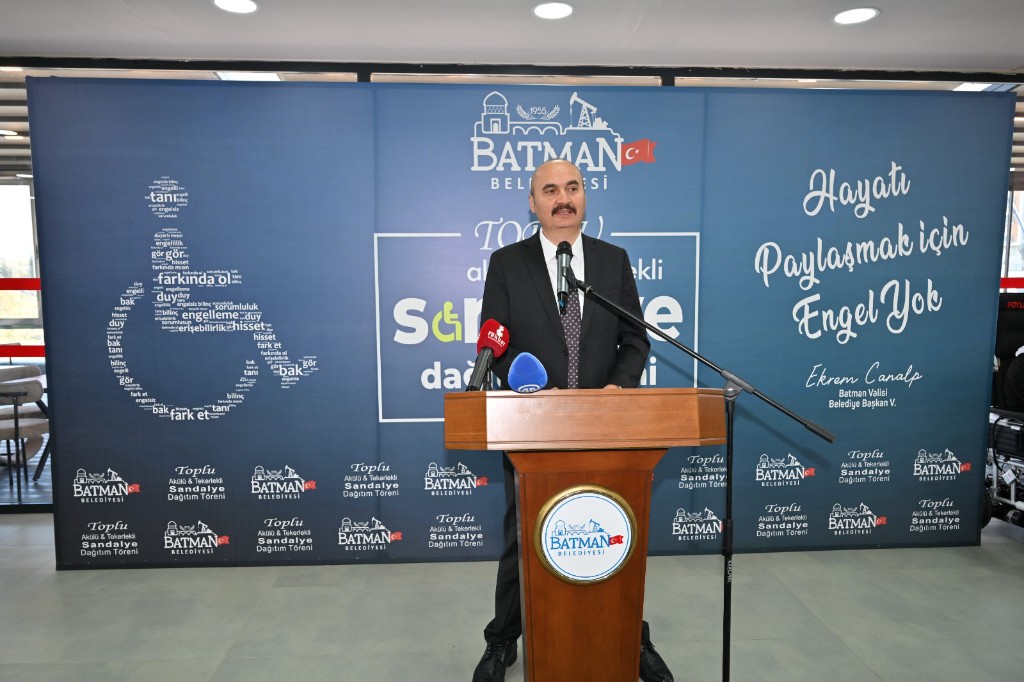 Engelli Vatandaşlara 55 Tekerlekli Sandalye Desteği