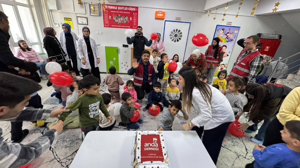 Anda’dan Engelli Miniklere Renkli Şenlik