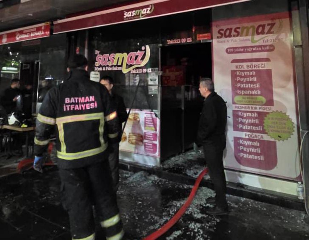 Gece Yarısı Çıkan Yangın Kısa Sürede Söndürüldü