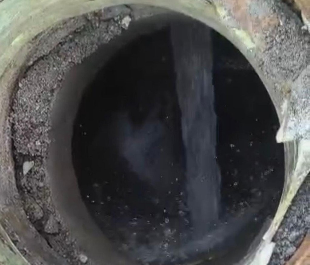 FARK EDİLMEYEN SU KAÇAĞI ORTAYA ÇIKARILDI