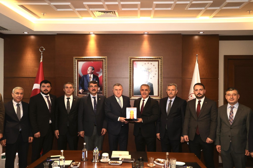 AK Parti’den Ankara Çıkarması; Batman’ın Dosyası 3 Bakanlıkta Masaya Yatırıldı