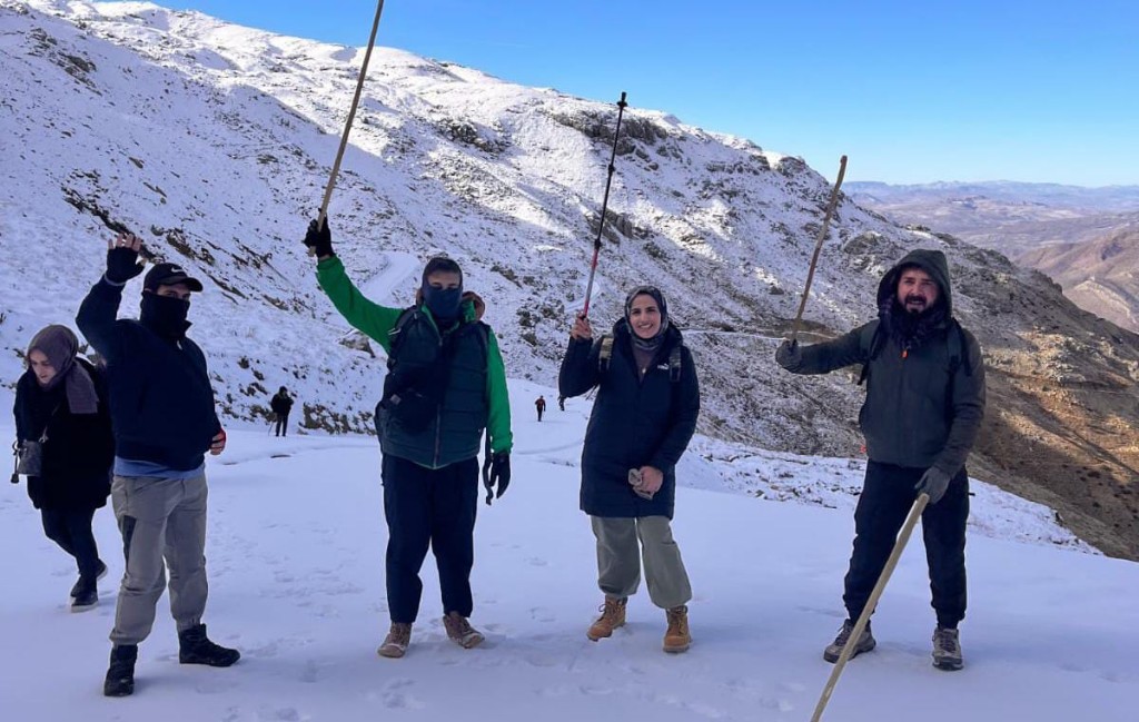 Sason’da Karlı Tırmanış: Harrut Yaylası’na 4 Saatlik Yürüyüş