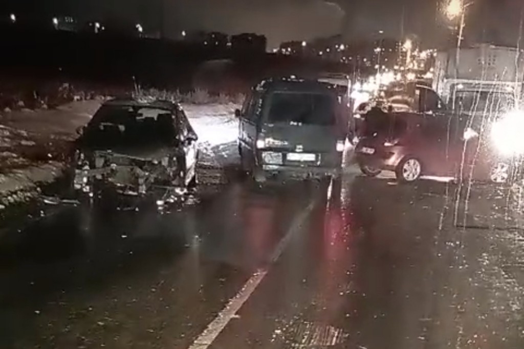 Batman Ciğerlo TOKİ’de Zincirleme Kaza: 3 Araç Çarpıştı