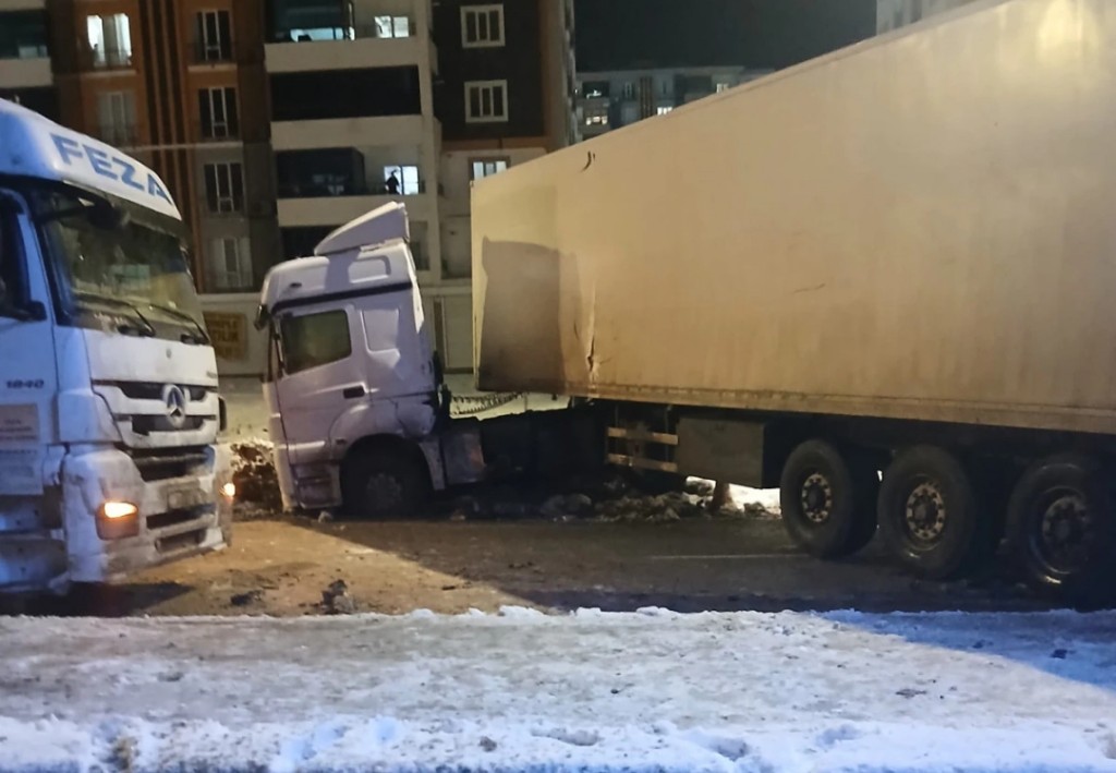 Batman Hasankeyf Yolunda Korkutan Kaza