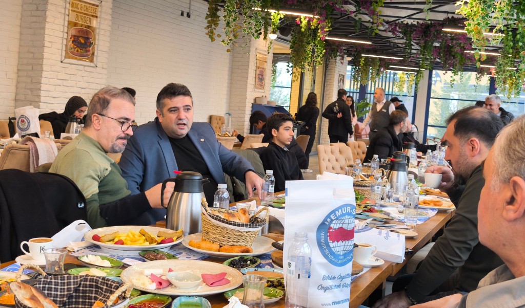 Eğitim-Bir-Sen Basın Mensuplarını Kahvaltıda Ağırladı