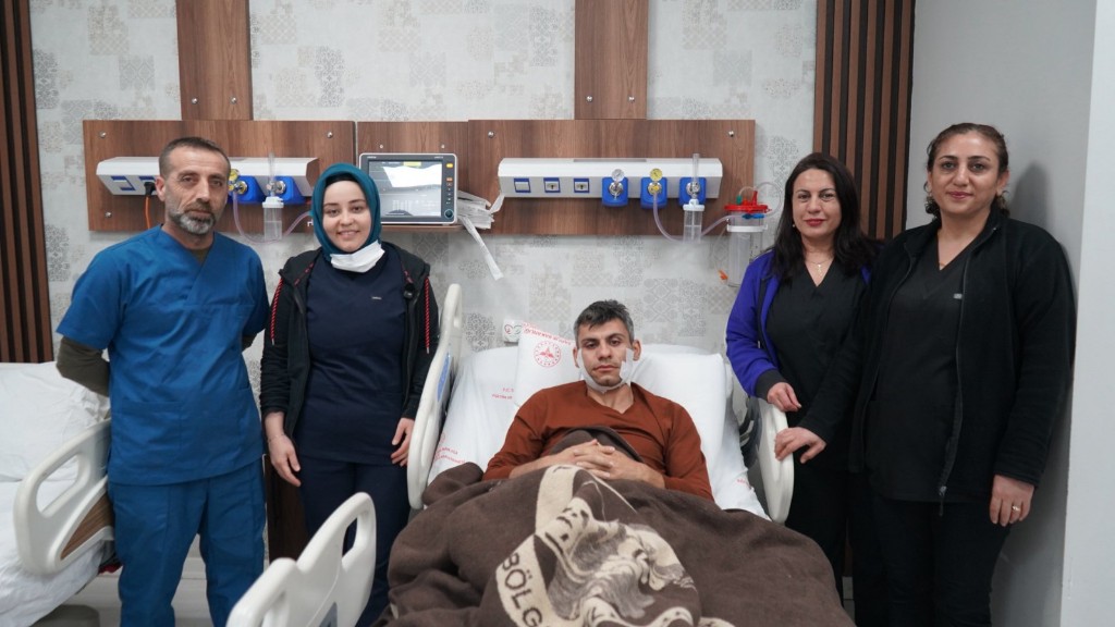 Batman’da Bir İlk Alt Çene Kırığı Açık Cerrahiyle Tedavi Edildi