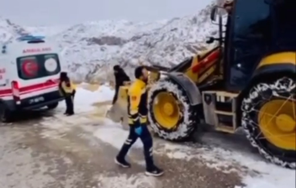 Kar Kapattı, Hasta Kız İçin Yol Açıldı