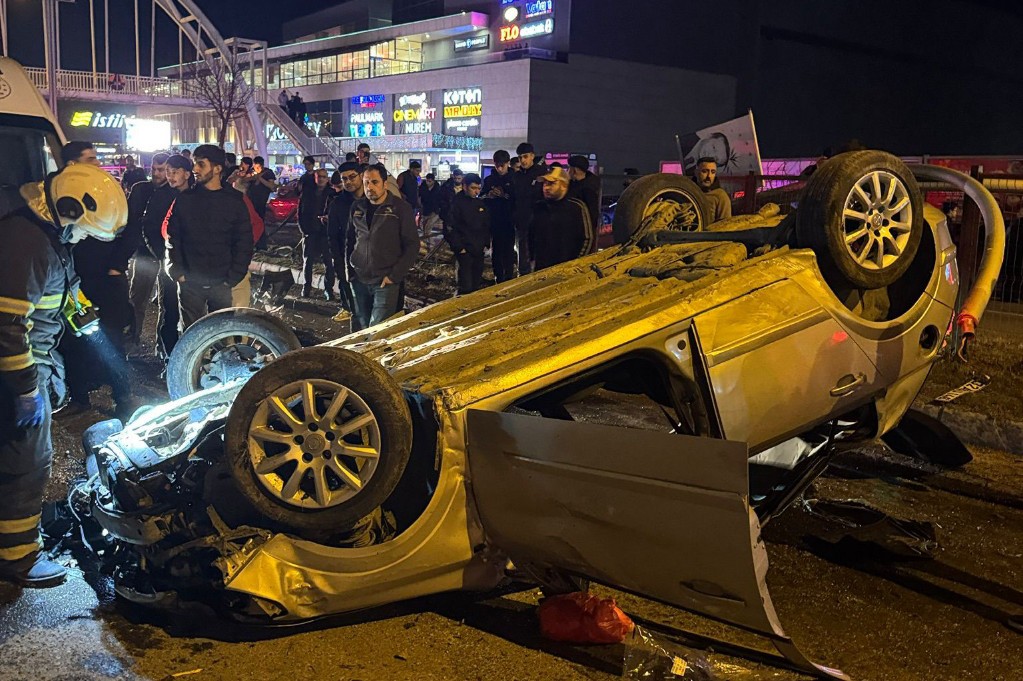 Batman’da Kaza Otomobil Takla Attı, Sürücü Yaralandı