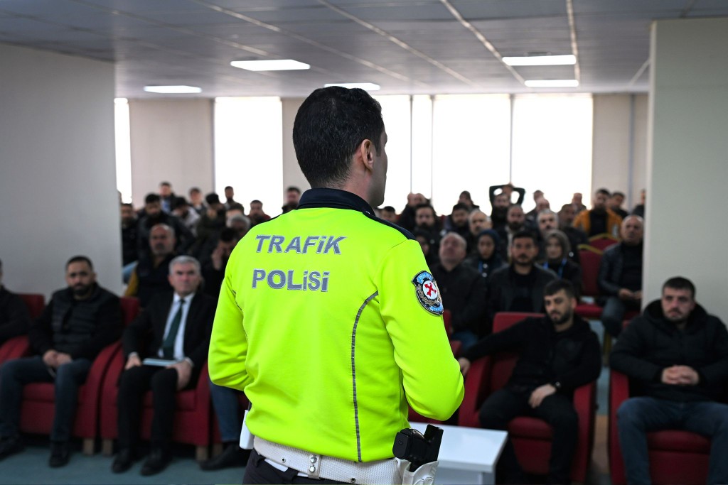Okul Servisleri Mercek Altında: Güvenlik İçin Eğitim Hamlesi