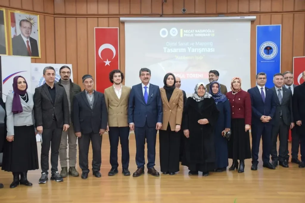 Kubbenin Işığı Gençlerin İmzasını Taşıdı