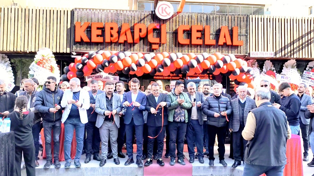 Celal Gümüş Sahneden Mutfağa Fırtına Gibi Girdi