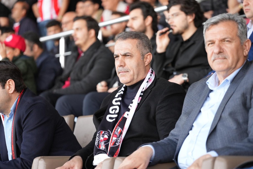 Petrolspor Şampiyonluk Yolunda
