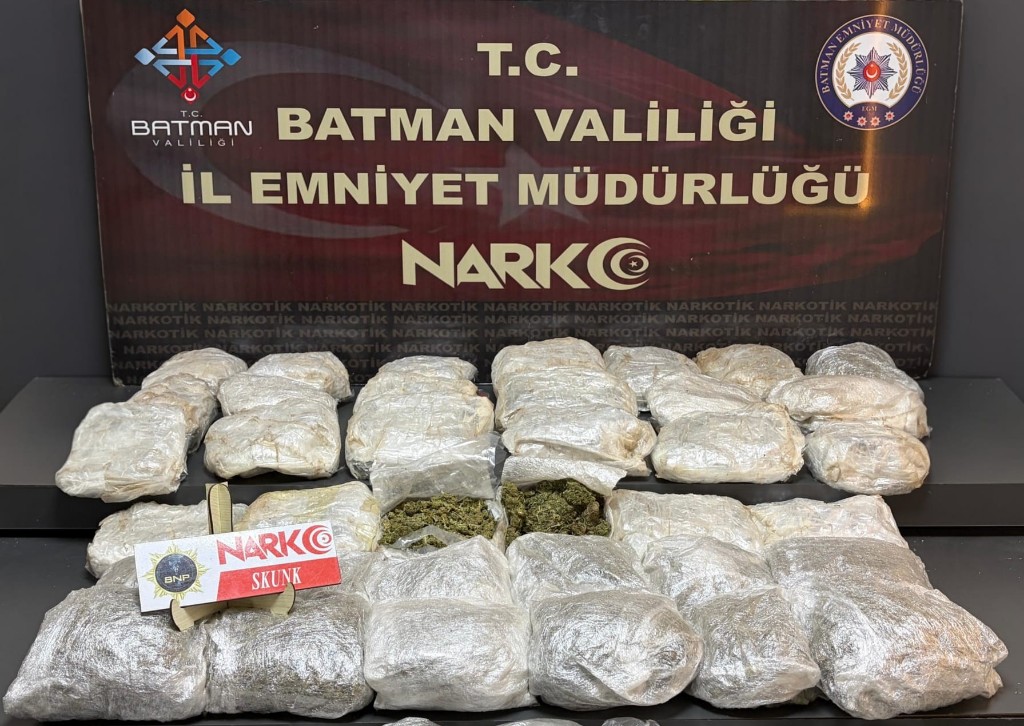 Batman Girişinde Durduruldu, Aracın İçinden Ölüm Çıktı