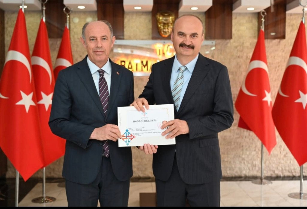 Vali Canalp Başarılı Çalışmaları Ödüllendirdi